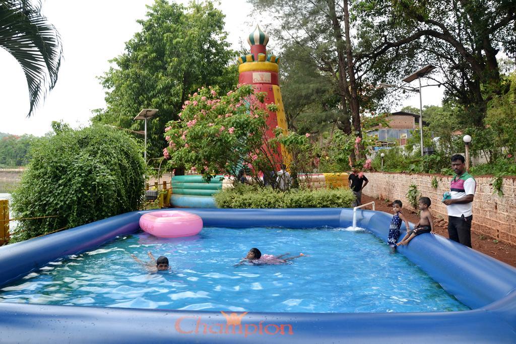Mayem Lakeview Hotel Goa ภายนอก รูปภาพ