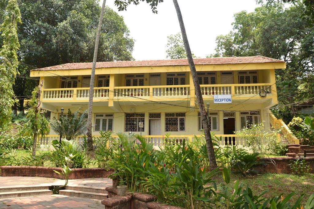 Mayem Lakeview Hotel Goa ภายนอก รูปภาพ